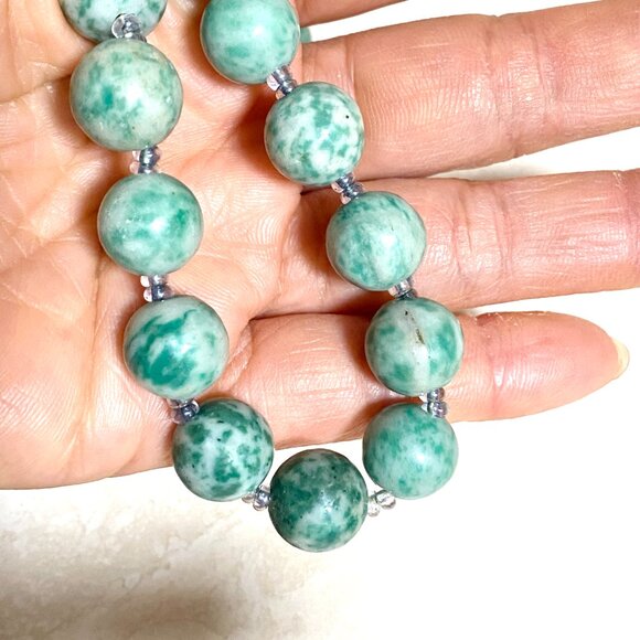 Green White Dyed Agate Necklace, Large Matte Gemstone Beaded Necklace - Picture 11 of 11